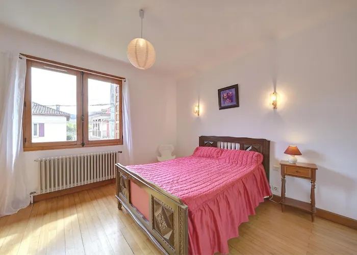 Feriehus La Maison Du Village *